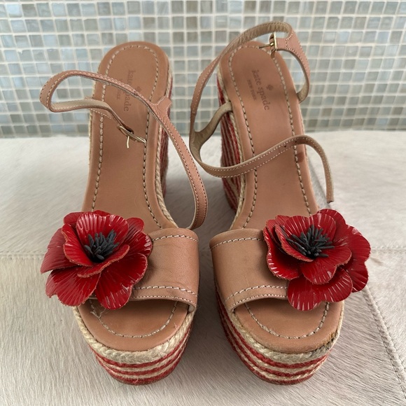 Red and Beige Wedge Sandals - Picture 3 of 6